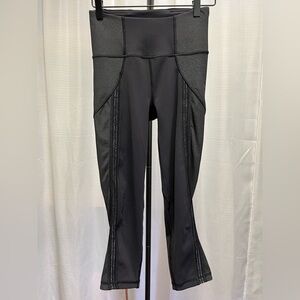 Lululemon Power Lines Crop *21"
Black / Meisai Black White | size 4